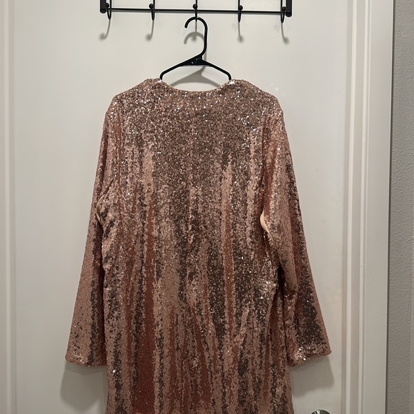 Torrid stretch sequin jacket with liner- size 2 (18-20) - Picture 3 of 8